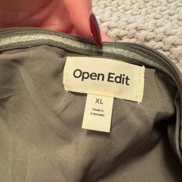 open edit olive green halter vest top 🫒 - Picture 4 of 4